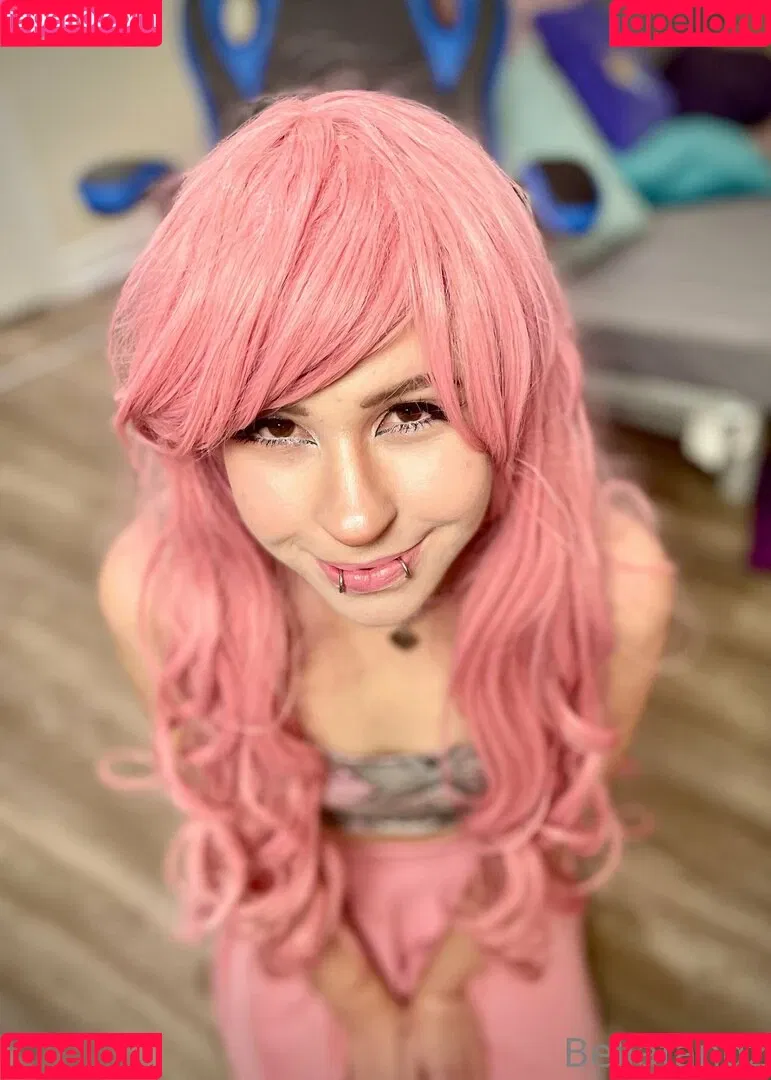 ahegaofangz / bellafangz Onlyfans Photo Gallery 