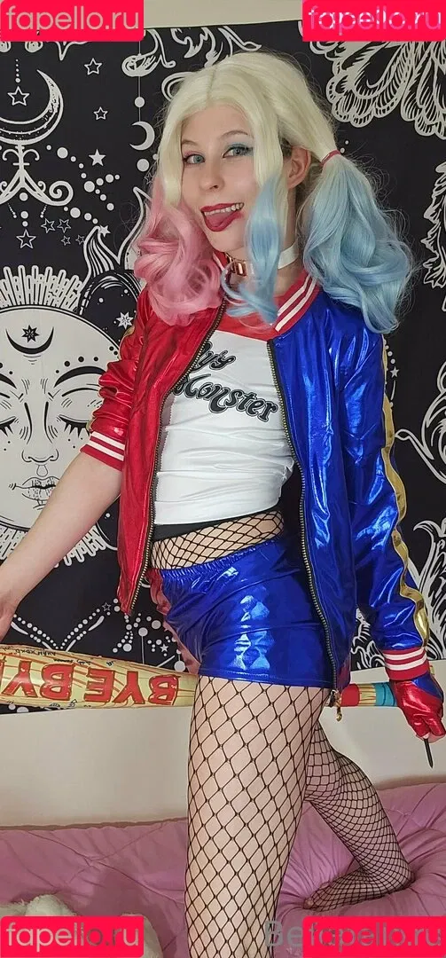 ahegaofangz / bellafangz Onlyfans Photo Gallery 