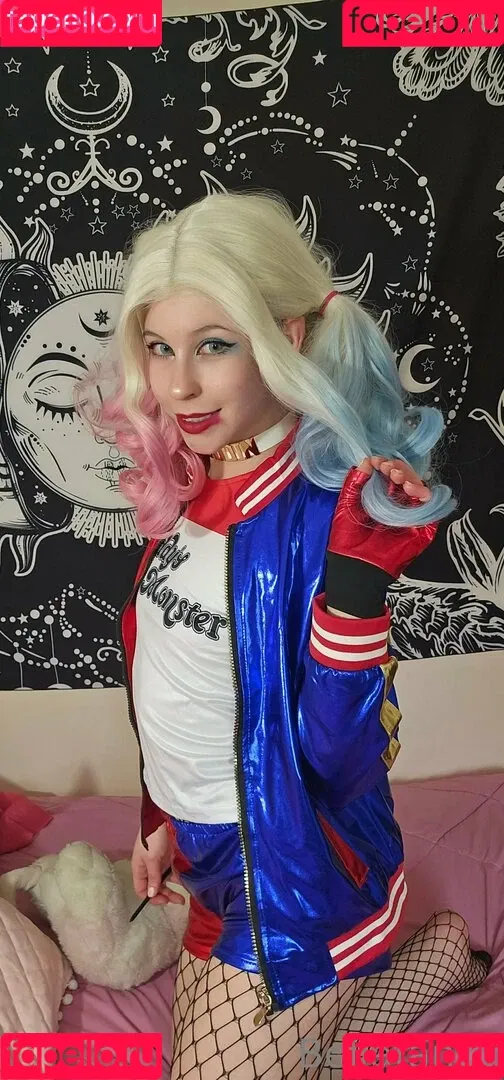 ahegaofangz / bellafangz Onlyfans Photo Gallery 