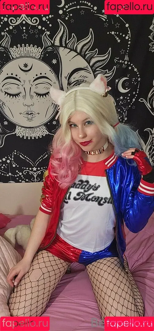 ahegaofangz / bellafangz Onlyfans Photo Gallery 