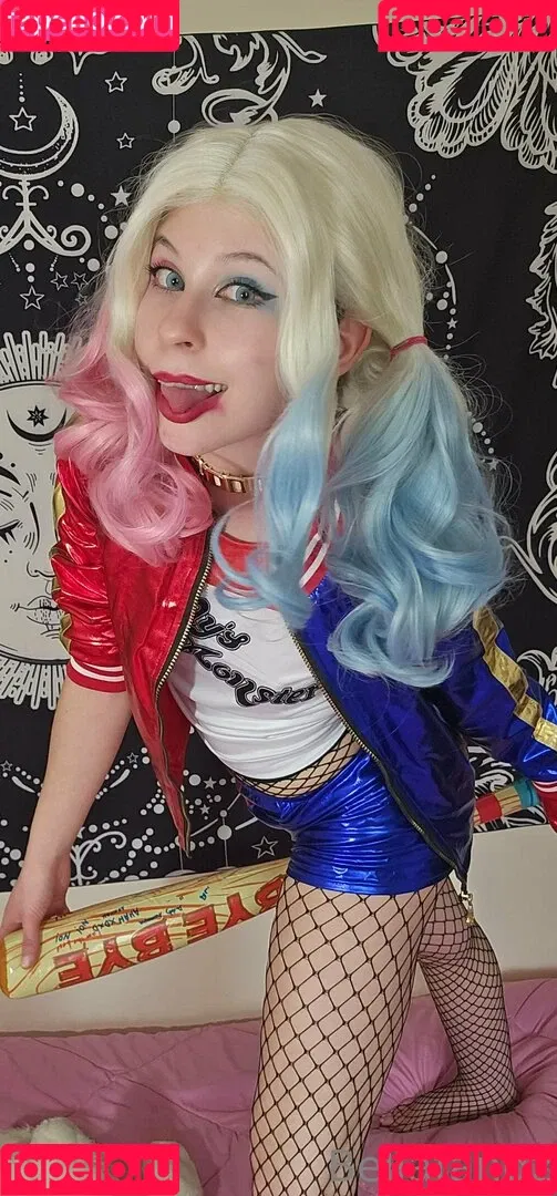 ahegaofangz / bellafangz Onlyfans Photo Gallery 