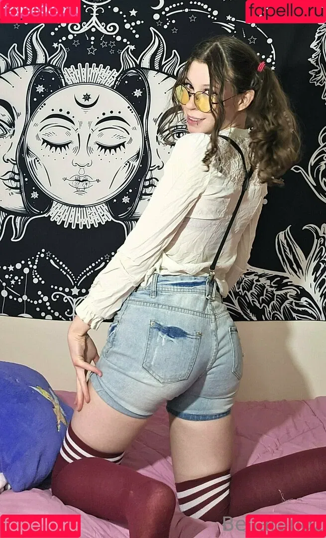 ahegaofangz / bellafangz Onlyfans Photo Gallery 