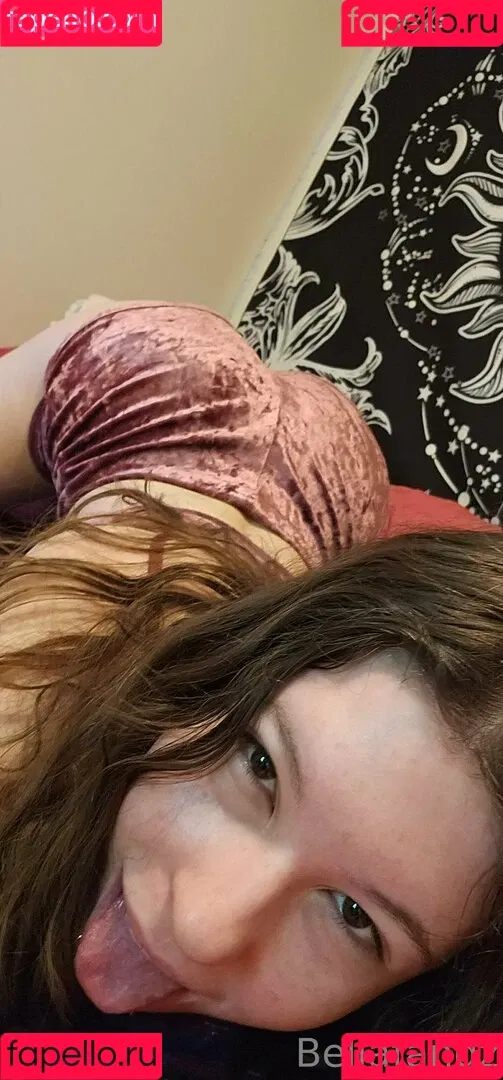 ahegaofangz / bellafangz Onlyfans Photo Gallery 