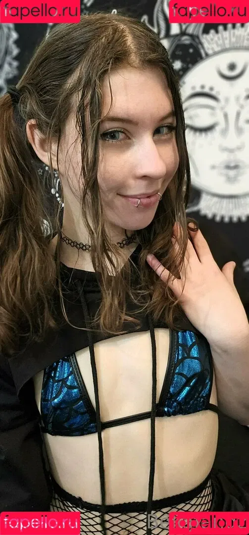 ahegaofangz / bellafangz Onlyfans Photo Gallery 