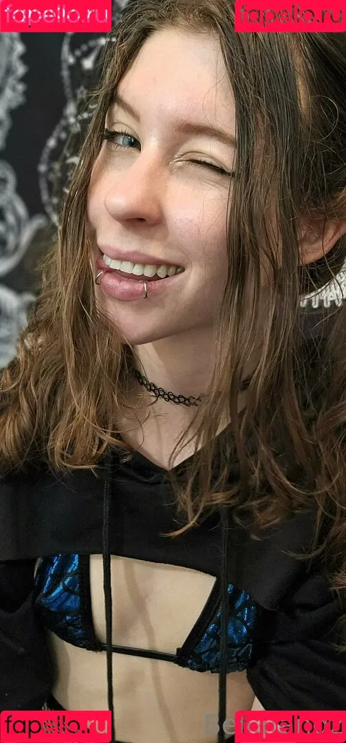 ahegaofangz / bellafangz Onlyfans Photo Gallery 