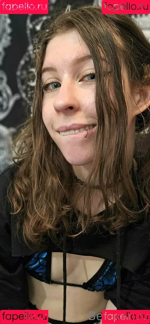 ahegaofangz / bellafangz Onlyfans Photo Gallery 