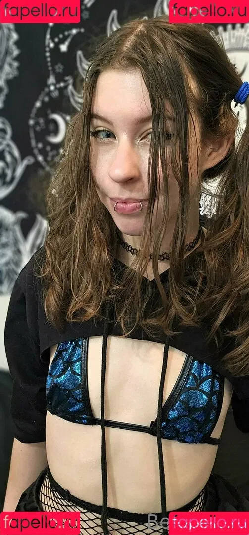 ahegaofangz / bellafangz Onlyfans Photo Gallery 