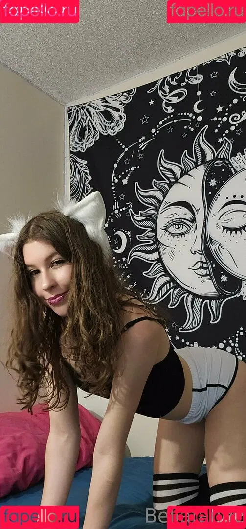 ahegaofangz / bellafangz Onlyfans Photo Gallery 