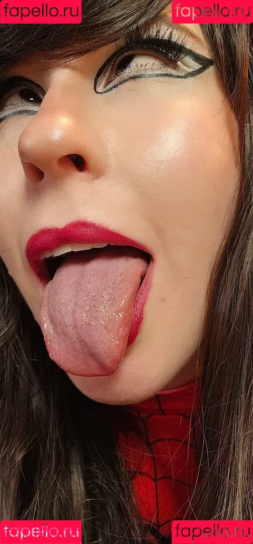 ahegaofangz / bellafangz Onlyfans Photo Gallery 