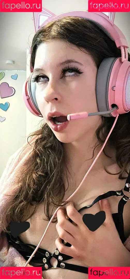 ahegaofangz / bellafangz Onlyfans Photo Gallery 