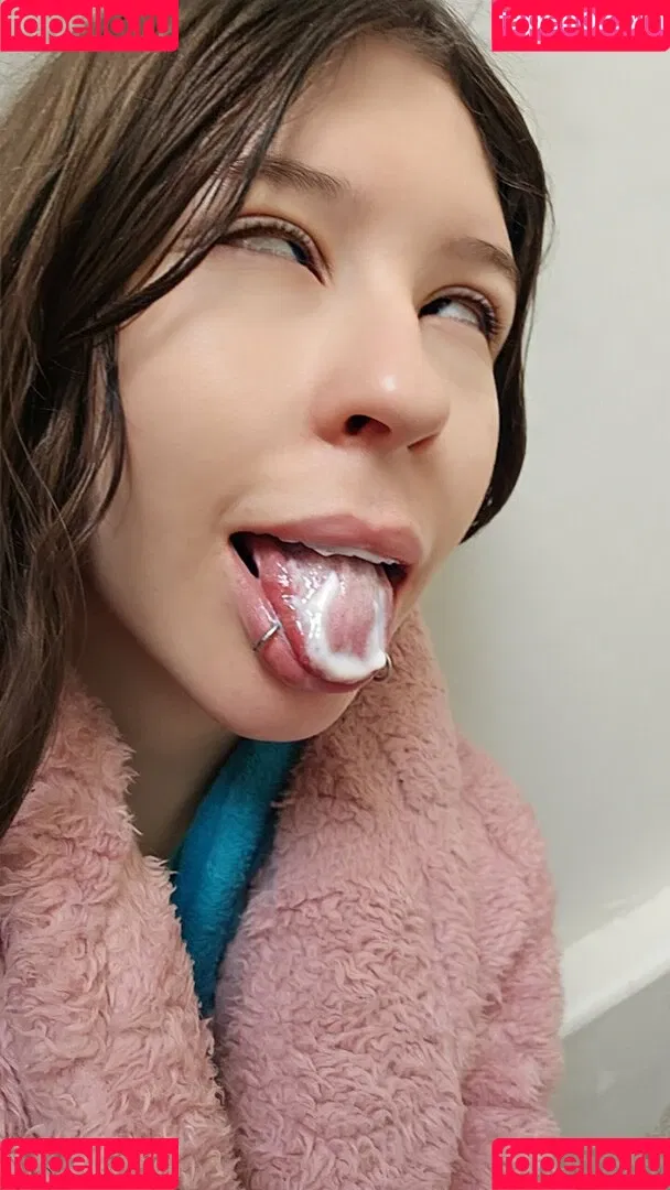 ahegaofangz / bellafangz Onlyfans Photo Gallery 