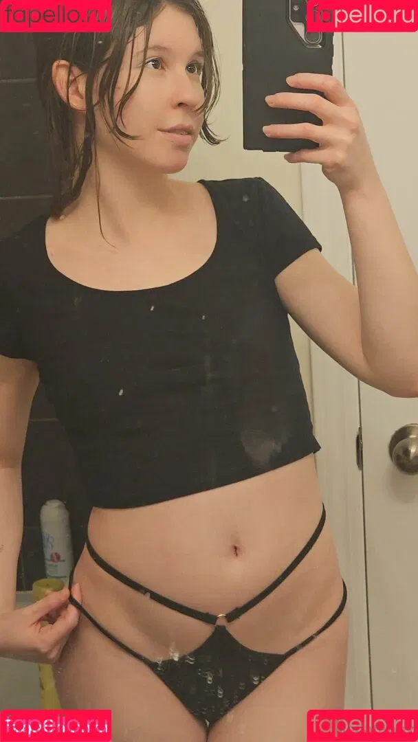 ahegaofangz / bellafangz Onlyfans Photo Gallery 