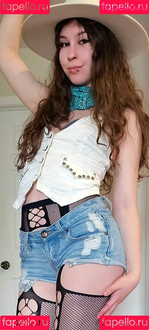 ahegaofangz / bellafangz Onlyfans Photo Gallery 