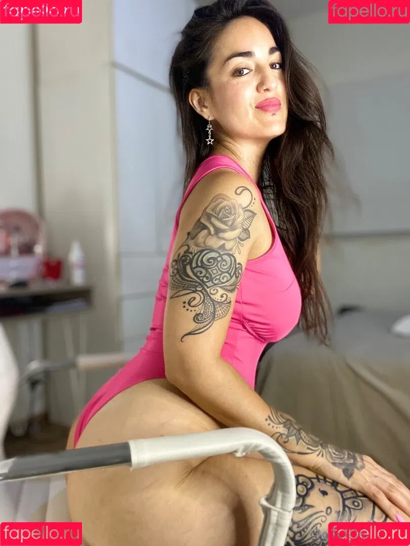 Queen Julia / eroticayespiritual / https: / thegoddessjulia Onlyfans Photo Gallery 