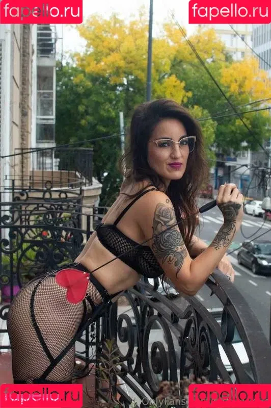 Queen Julia / eroticayespiritual / https: / thegoddessjulia Onlyfans Photo Gallery 