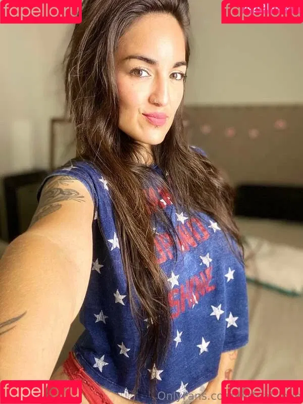 Queen Julia / eroticayespiritual / https: / thegoddessjulia Onlyfans Photo Gallery 