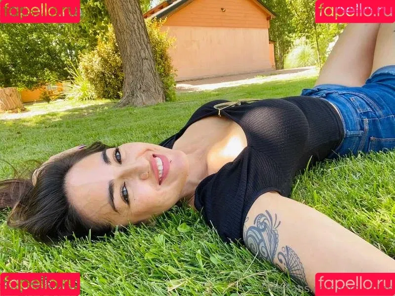 Queen Julia / eroticayespiritual / https: / thegoddessjulia Onlyfans Photo Gallery 