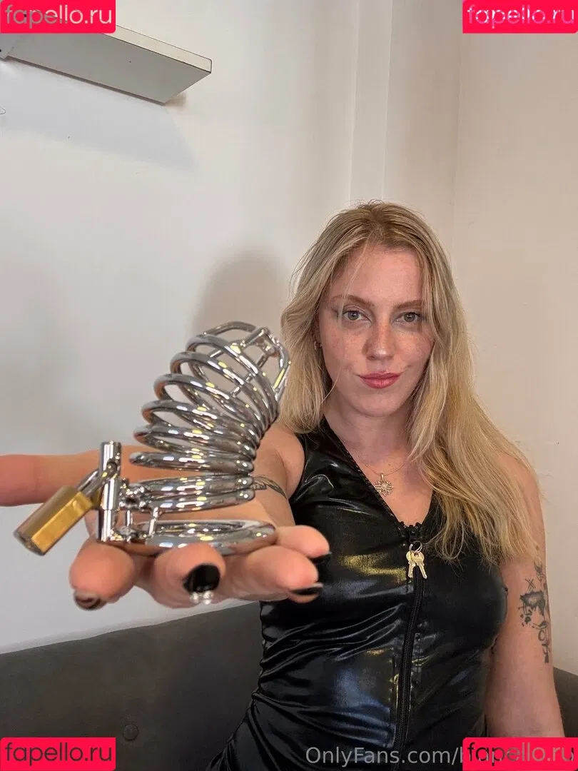 biancanero / mariabiancanero Onlyfans Photo Gallery 