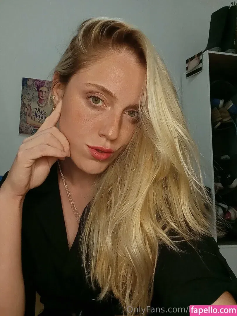 biancanero / mariabiancanero Onlyfans Photo Gallery 