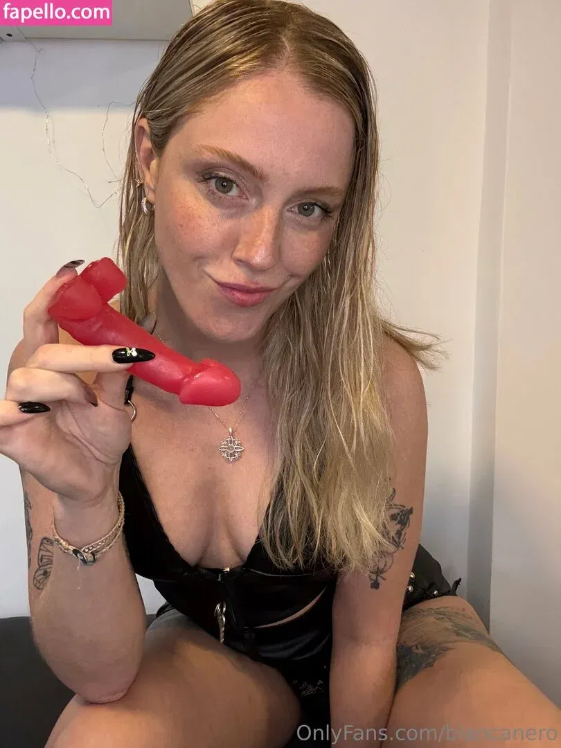 biancanero / mariabiancanero Onlyfans Photo Gallery 