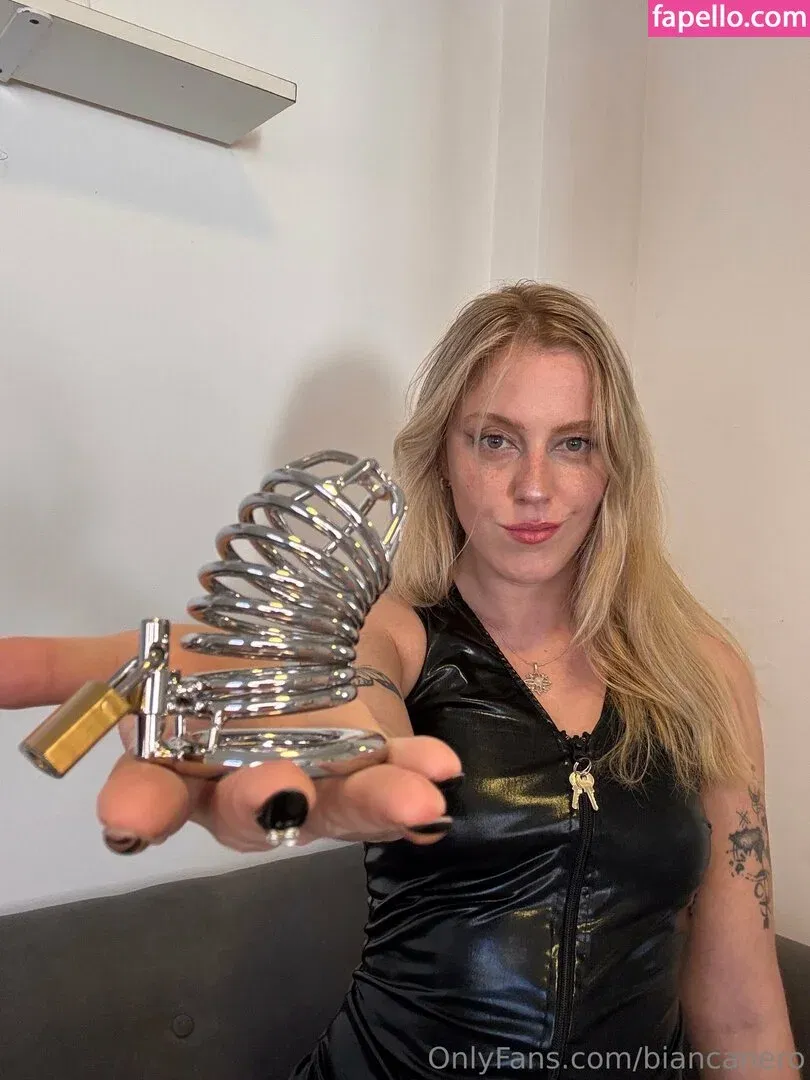 biancanero / mariabiancanero Onlyfans Photo Gallery 