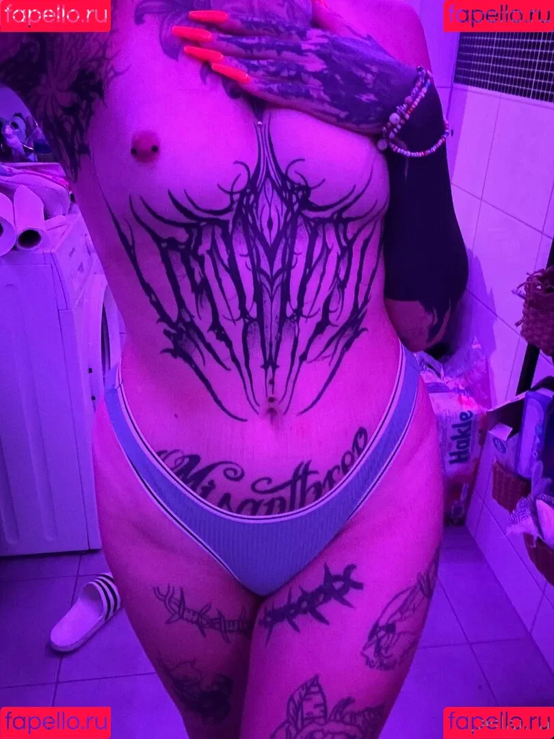 Laurasorooo / laurachesnok Onlyfans Photo Gallery 