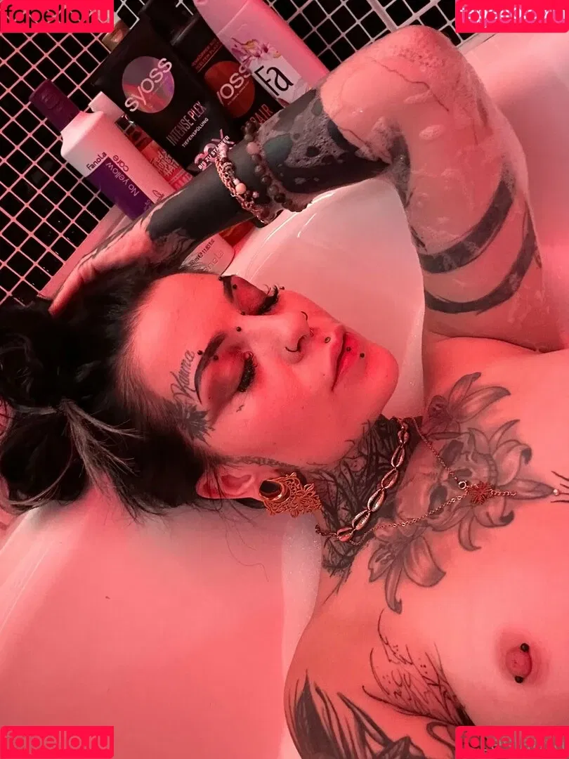 Laurasorooo / laurachesnok Onlyfans Photo Gallery 