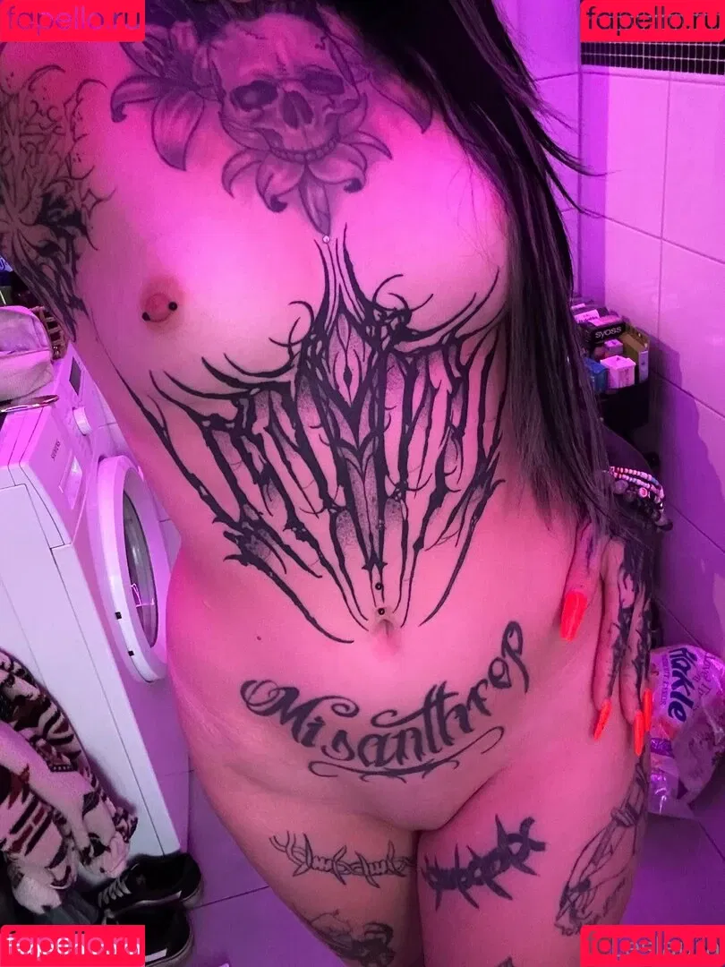 Laurasorooo / laurachesnok Onlyfans Photo Gallery 