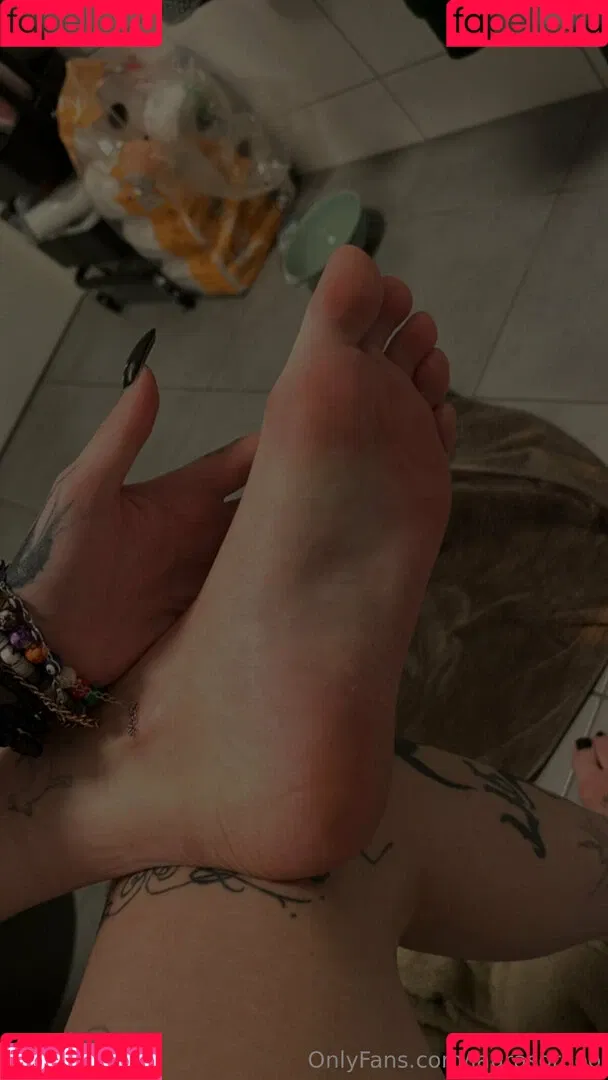 Laurasorooo / laurachesnok Onlyfans Photo Gallery 