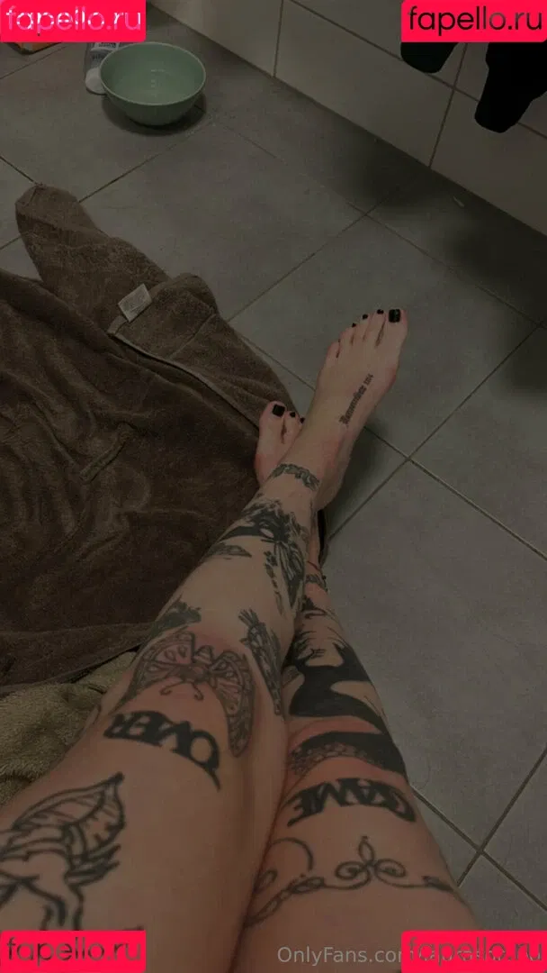 Laurasorooo / laurachesnok Onlyfans Photo Gallery 