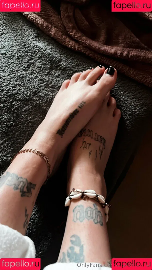 Laurasorooo / laurachesnok Onlyfans Photo Gallery 