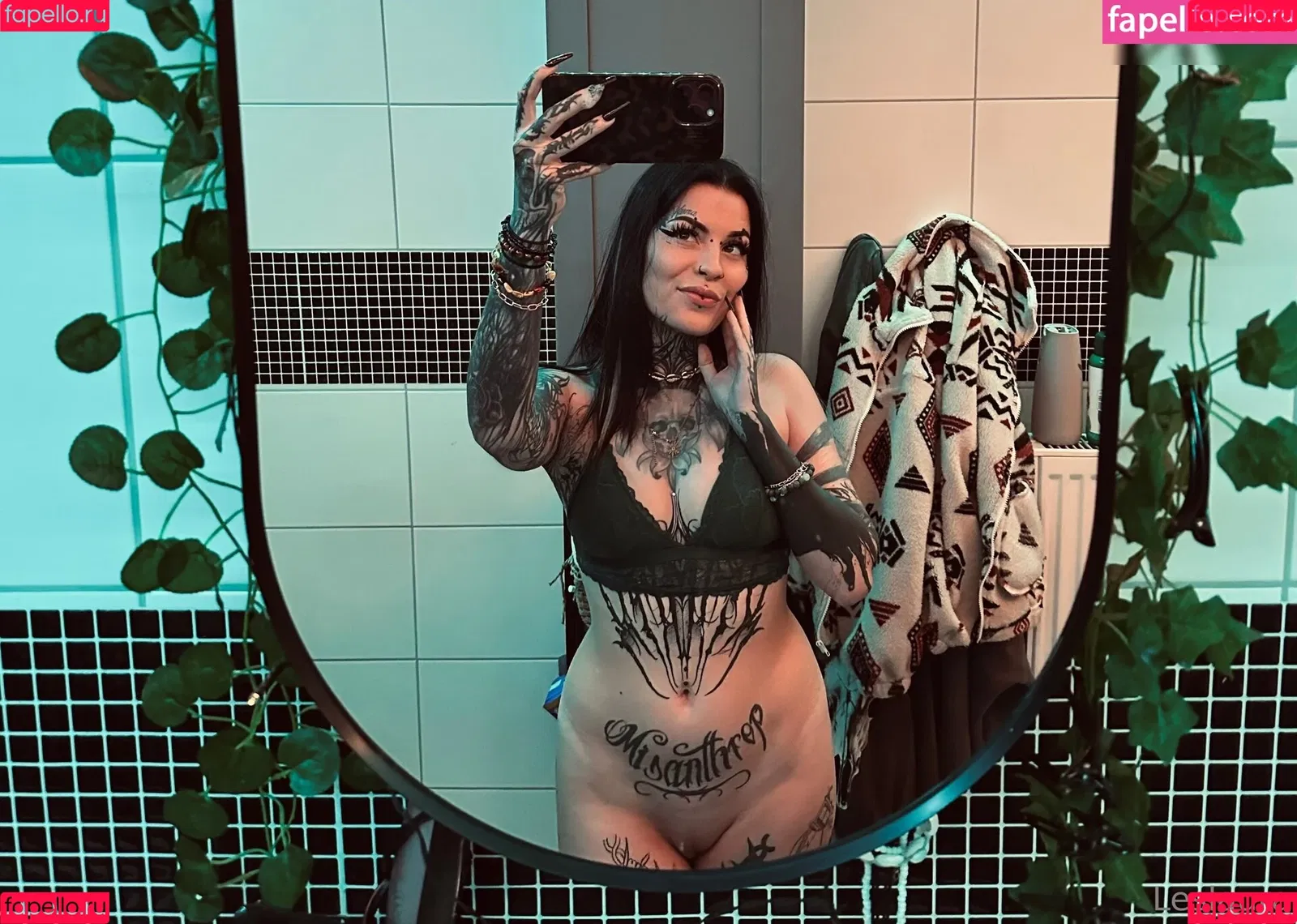 Laurasorooo / laurachesnok Onlyfans Photo Gallery 