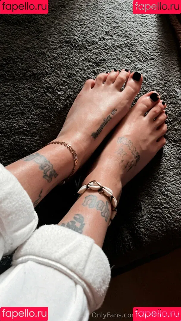 Laurasorooo / laurachesnok Onlyfans Photo Gallery 