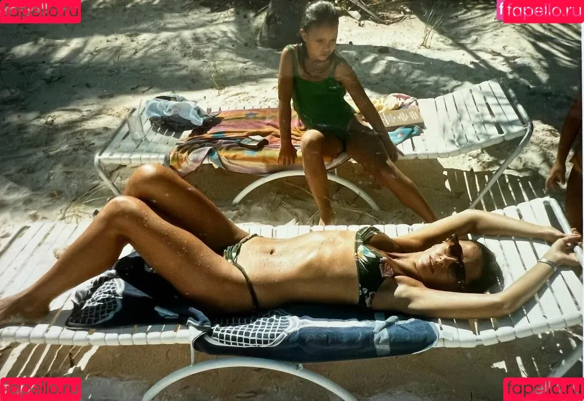 Jordana Brewster / JordanaBrewster Onlyfans Photo Gallery 