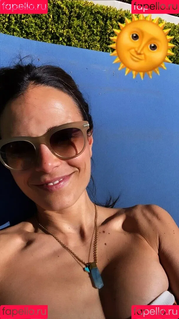 Jordana Brewster / JordanaBrewster Onlyfans Photo Gallery 