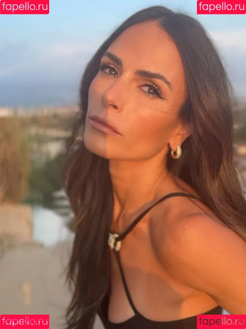 Jordana Brewster / JordanaBrewster Onlyfans Photo Gallery 