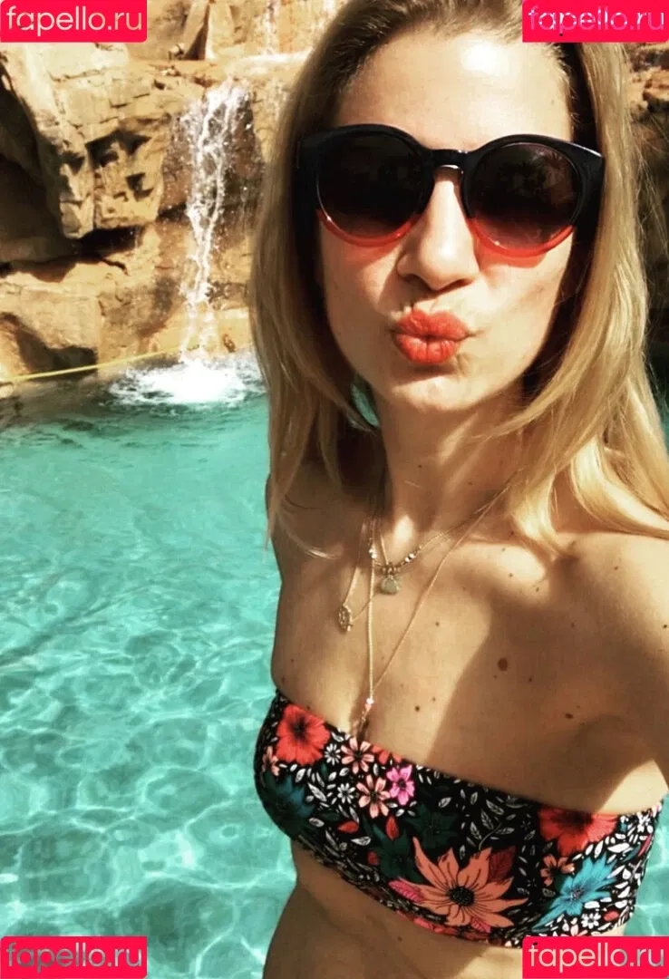 Susan Sideropoulos / susan_sideropoulos Onlyfans Photo Gallery 