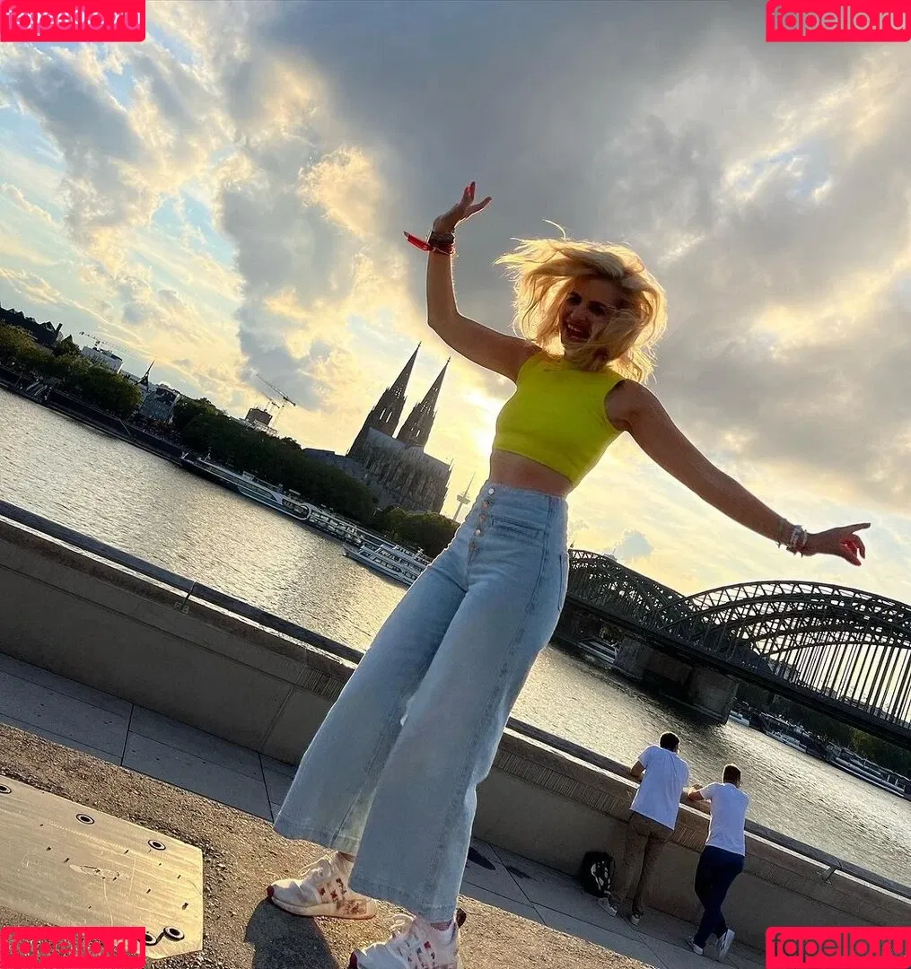 Susan Sideropoulos / susan_sideropoulos Onlyfans Photo Gallery 