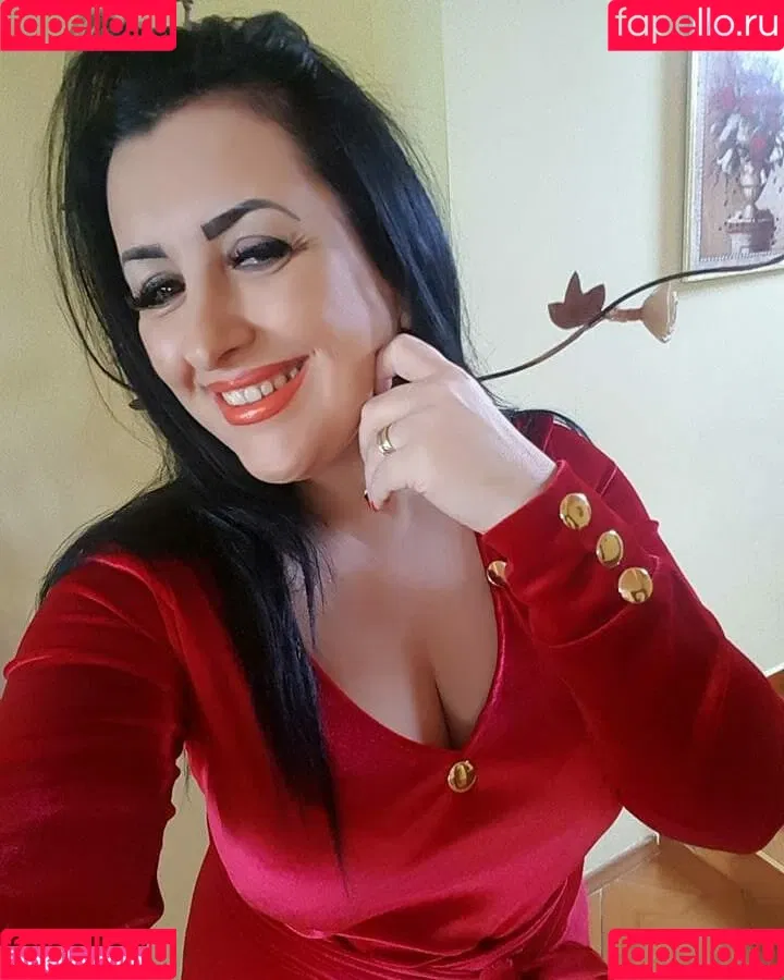 Ryma / boabflowerfree / ryma.ayed / rymaayed Onlyfans Photo Gallery 