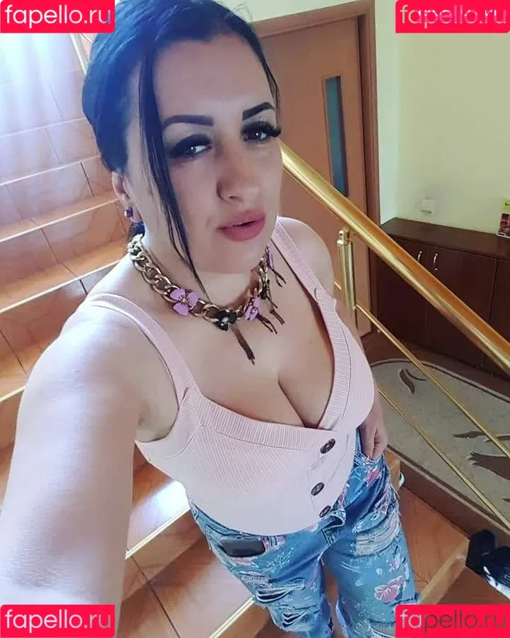 Ryma / boabflowerfree / ryma.ayed / rymaayed Onlyfans Photo Gallery 