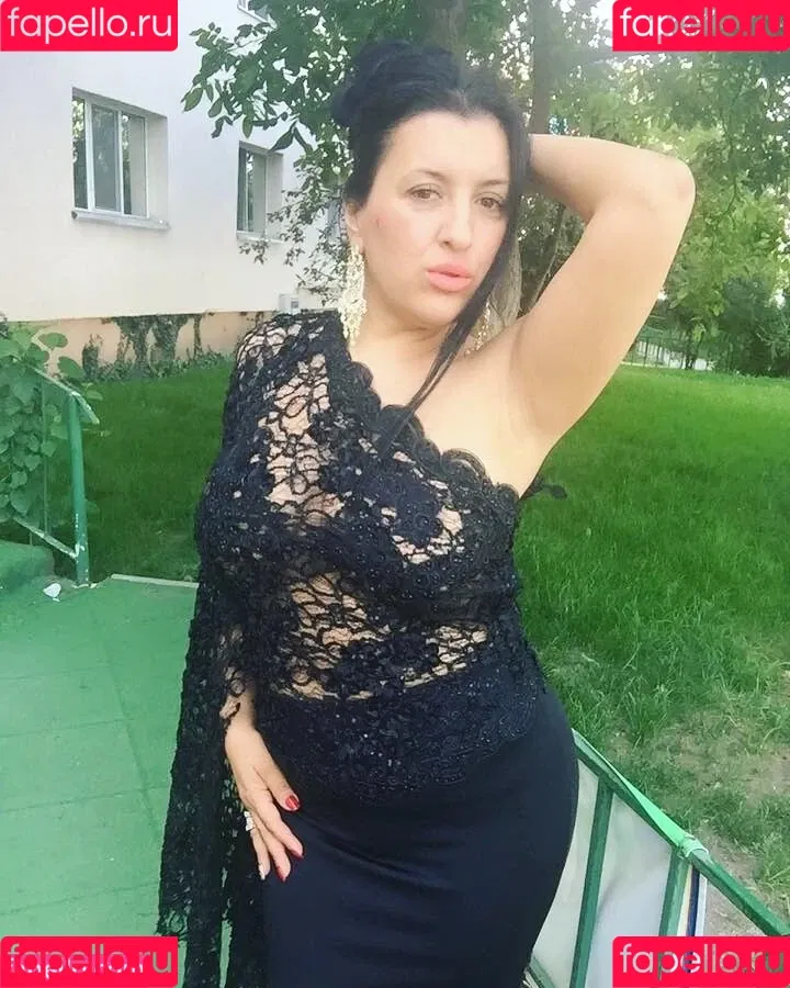 Ryma / boabflowerfree / ryma.ayed / rymaayed Onlyfans Photo Gallery 