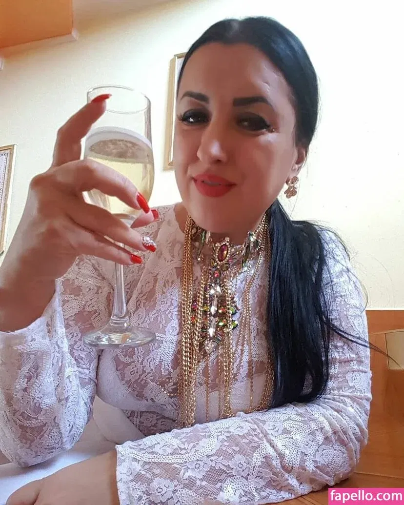 Ryma / boabflowerfree / ryma.ayed / rymaayed Onlyfans Photo Gallery 