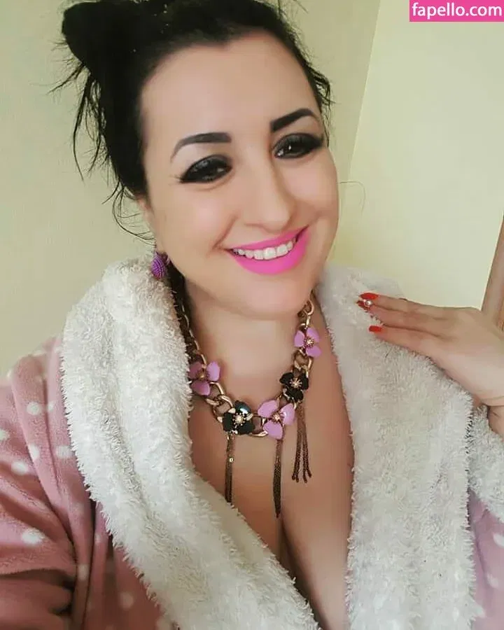 Ryma / boabflowerfree / ryma.ayed / rymaayed Onlyfans Photo Gallery 