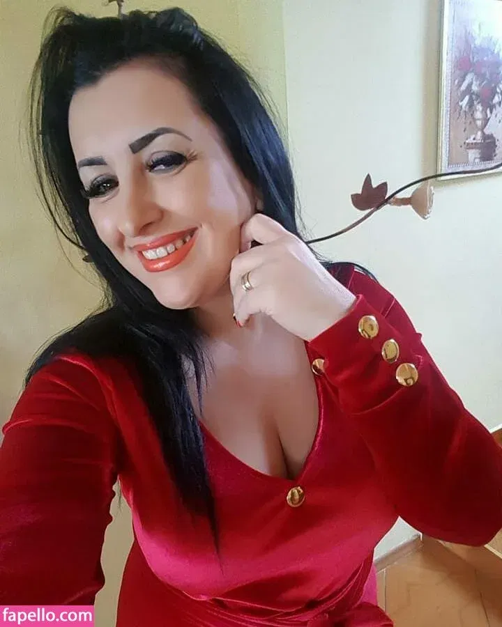 Ryma / boabflowerfree / ryma.ayed / rymaayed Onlyfans Photo Gallery 