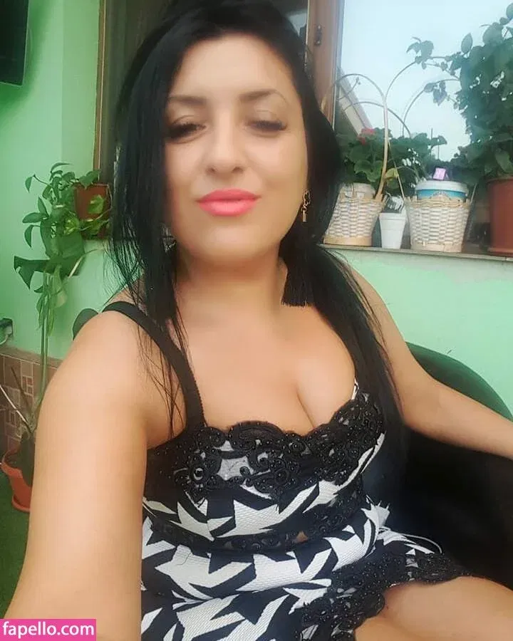 Ryma / boabflowerfree / ryma.ayed / rymaayed Onlyfans Photo Gallery 