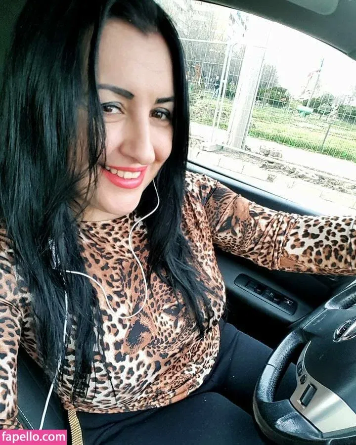 Ryma / boabflowerfree / ryma.ayed / rymaayed Onlyfans Photo Gallery 