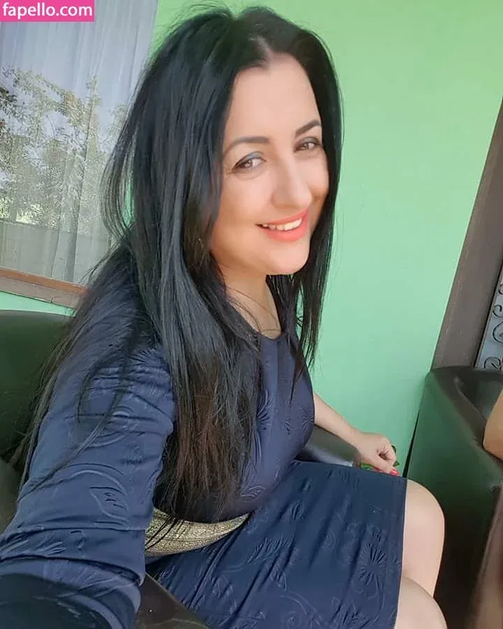 Ryma / boabflowerfree / ryma.ayed / rymaayed Onlyfans Photo Gallery 