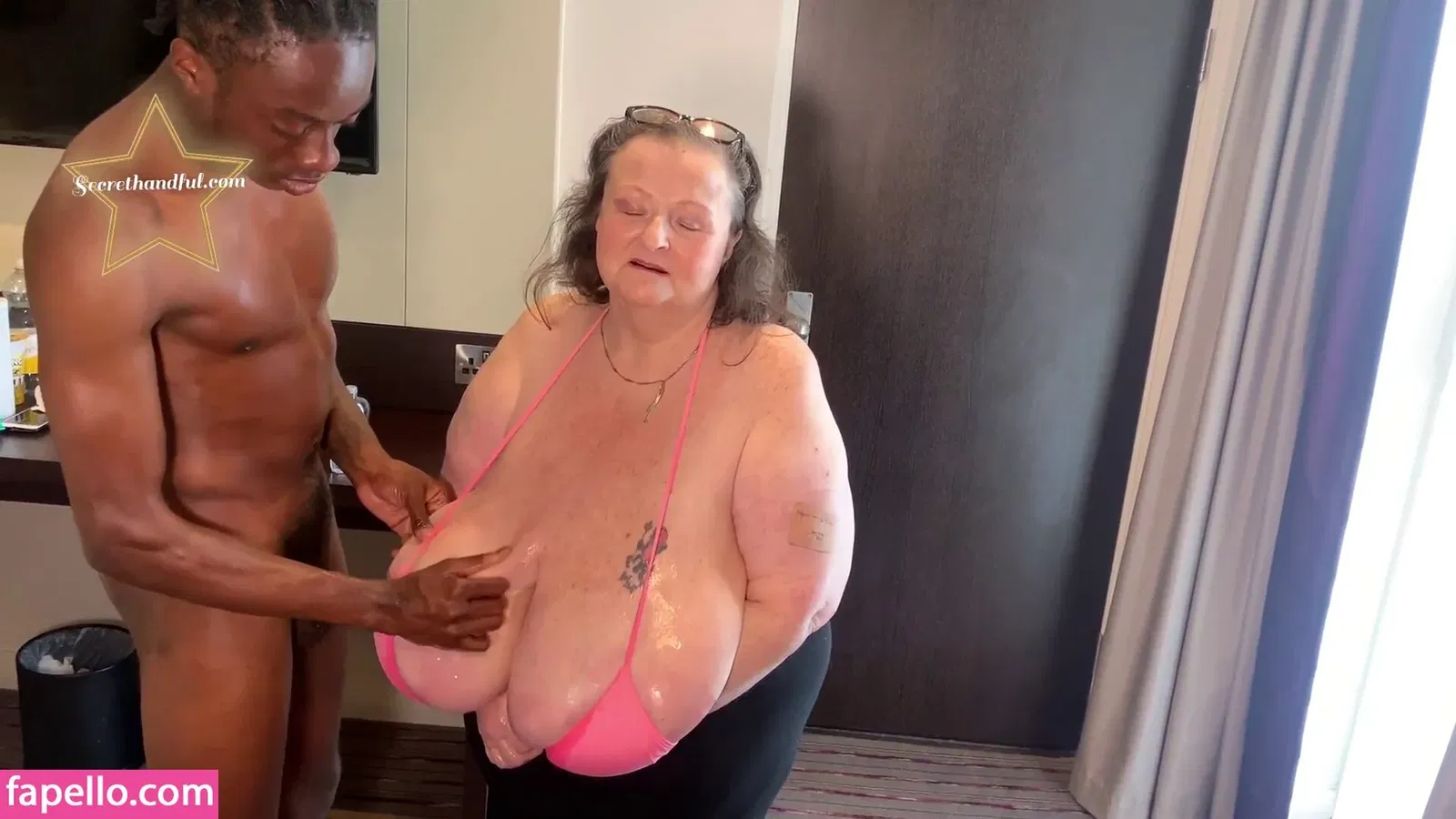 Secrethandful / secrethandful01 Onlyfans Photo Gallery 