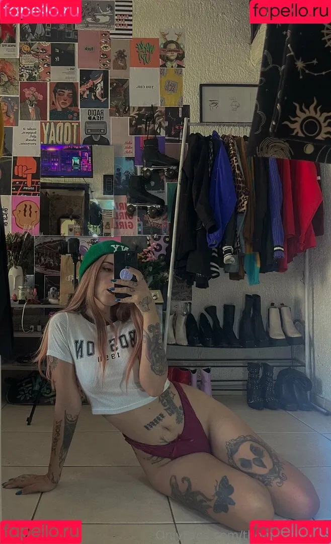 themalasuerte Onlyfans Photo Gallery 