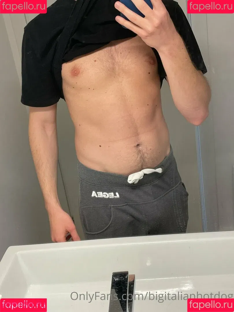 bigitalianhotdog / spike_the_crazy_dog Onlyfans Photo Gallery 